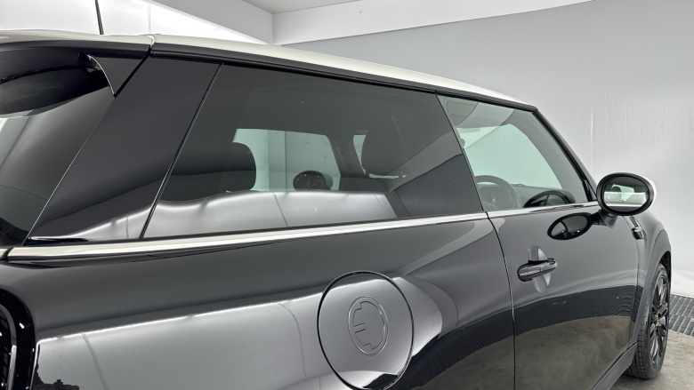 MINI Hatchback 135kW Cooper S Level 2 33kWh 3dr Auto Electric Hatchback